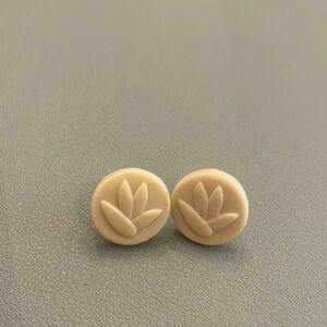 Cream earrings